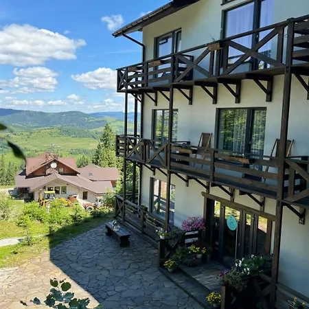 Dacha на магурі Пилипец